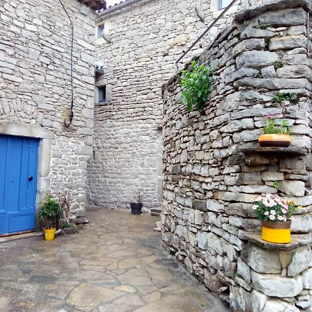 La Chrysalide Claret (Herault)
